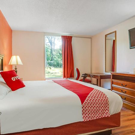 Oyo Hotel Mona Lake Muskegon Extérieur photo