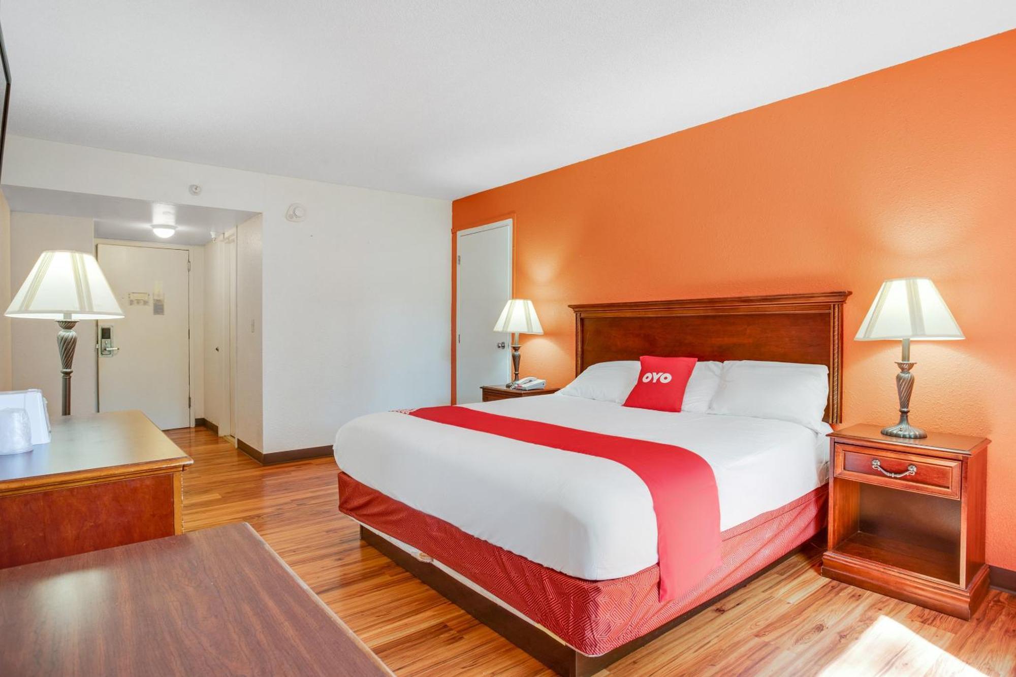 Oyo Hotel Mona Lake Muskegon Extérieur photo
