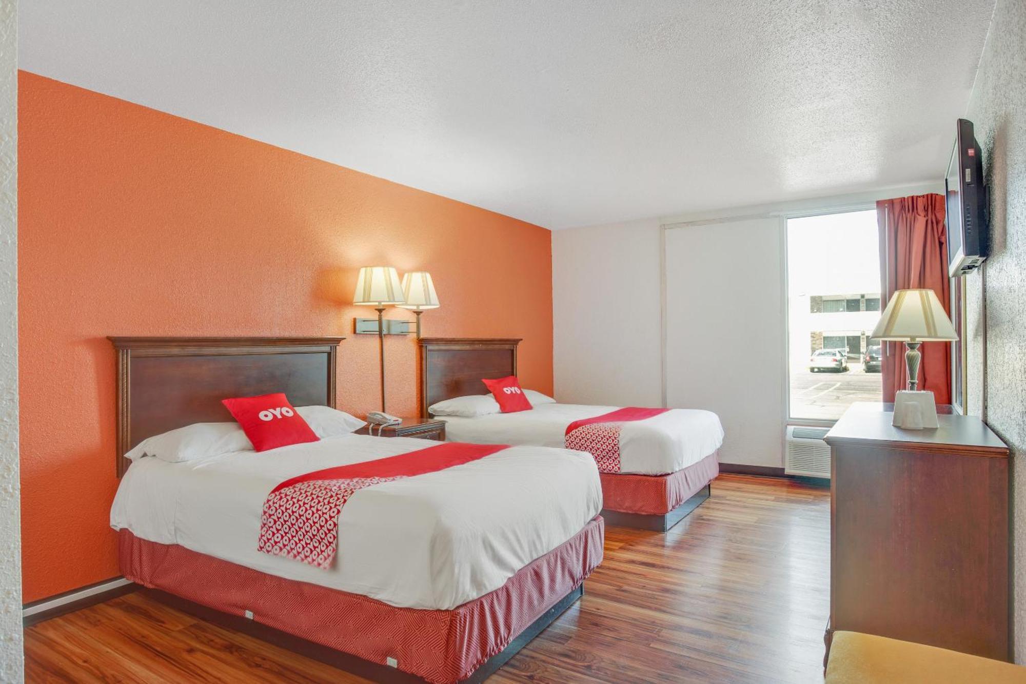 Oyo Hotel Mona Lake Muskegon Extérieur photo