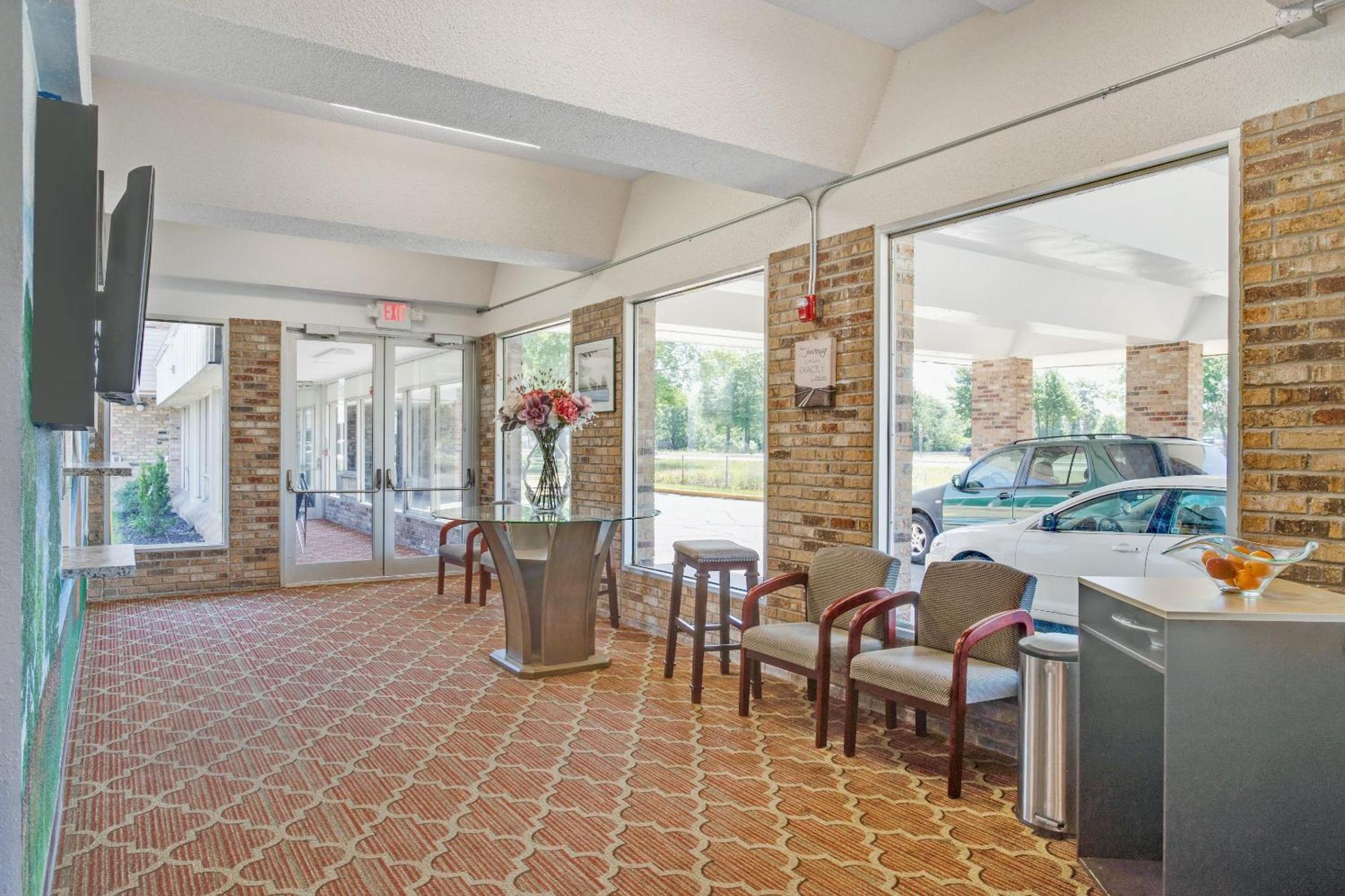 Oyo Hotel Mona Lake Muskegon Extérieur photo